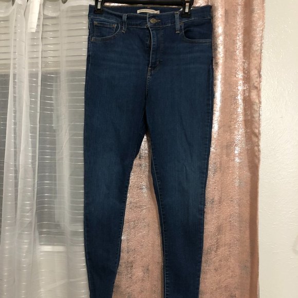 Levis dark wash high rise skinny jegging - Size 29x28